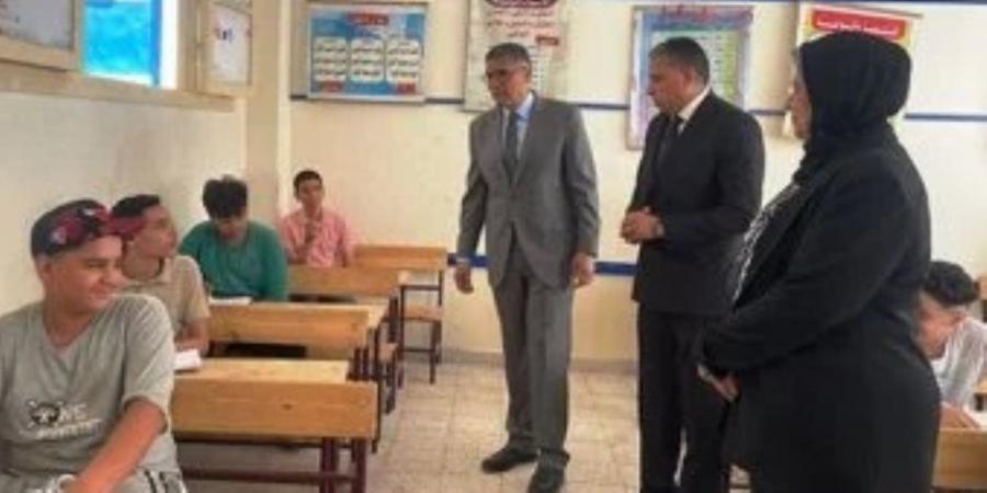 بعد بدء اللجان .. تداول أسئلة اللغة الإنجليزية وإجاباتها للشهادة الإعدادية بمحافظة القاهرة