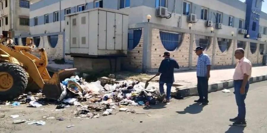 حملات مكثفة بأحياء بورسعيد لرفع القمامة ومخلفات الذبح بالشوارع