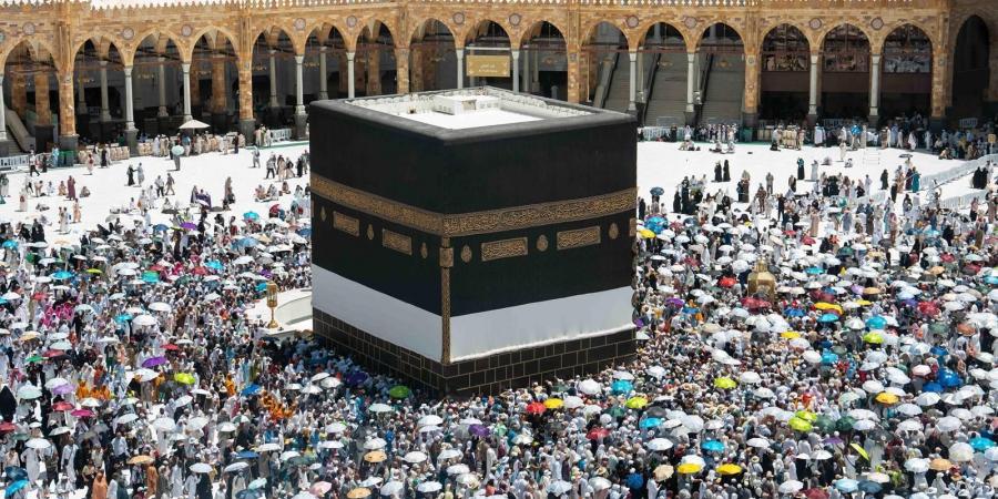 الحجاج المتعجلون يؤدون طواف الوداع بيسر وطمأنينة