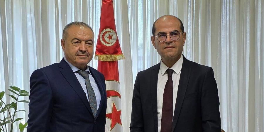 وزير التجهيز والإسكان يجتمع بعميد المهندسين التونسيين الجديد