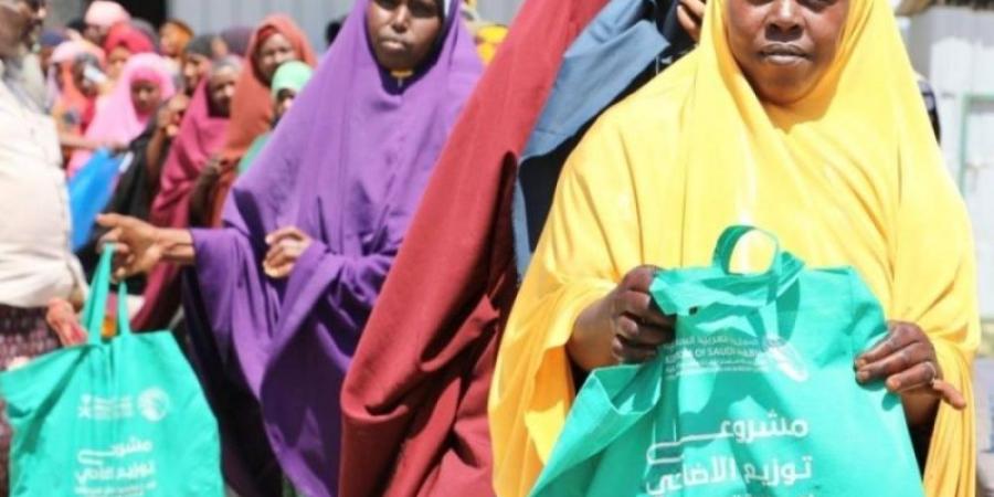 سلمان للإغاثة يوزع (400) أضحية في مقديشو