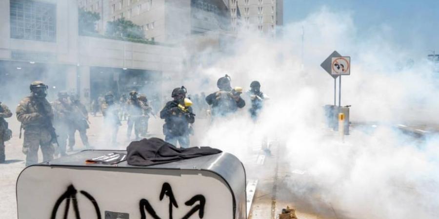 حرب شوارع في لوس أنجلوس.. وإدارة ترامب تتوعد بـ «المارينز»