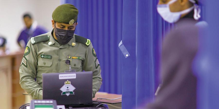«الجوازات» تتحقق من هوية التائهين والمنوَّمين إلكترونياً
