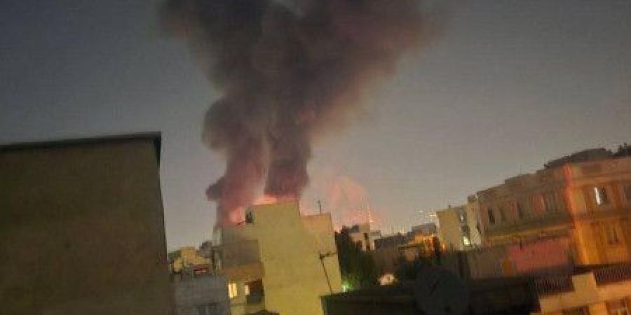 (صور وفيديو) ..انفجارات وحرائق قرب مطار مهرآباد في طهران