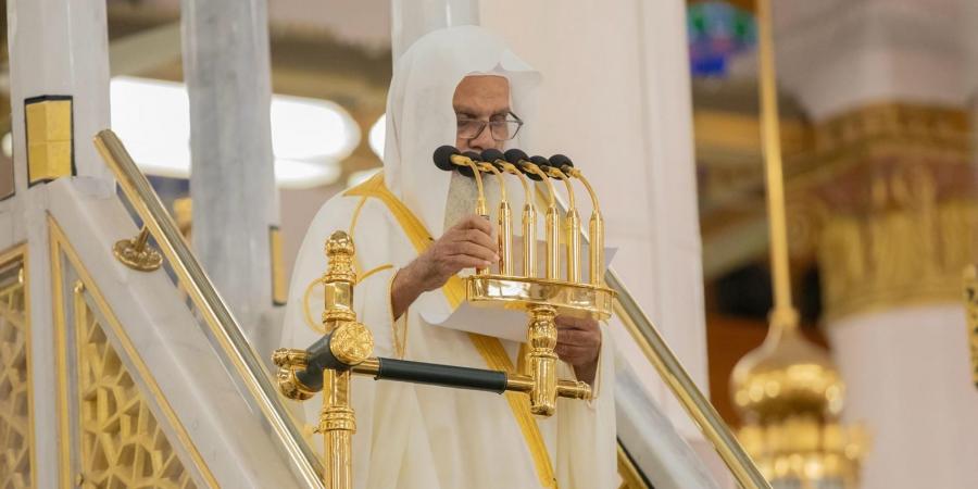 الحذيفي في خطبة الجمعة من المسجد النبوي: الشريعة رحمة كاملة وأعظم نعم الله على عباده