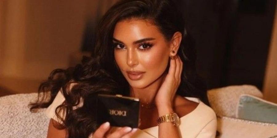 شبه كبير يربك جمهور ياسمين صبري بعد انتشار صورة فتاة بالدراجة النارية في شوارع الإسكندرية