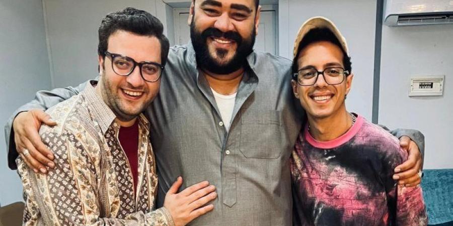 محمد ممدوح وطه دسوقي في كواليس فيلم "السادة الأفاضل".. صراع عائلي بطابع كوميدي