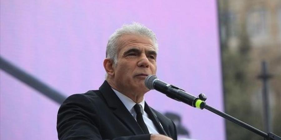 إسرائيل.. لابيد يعتبر قرار "الكابينت" احتلال غزة "كارثة"