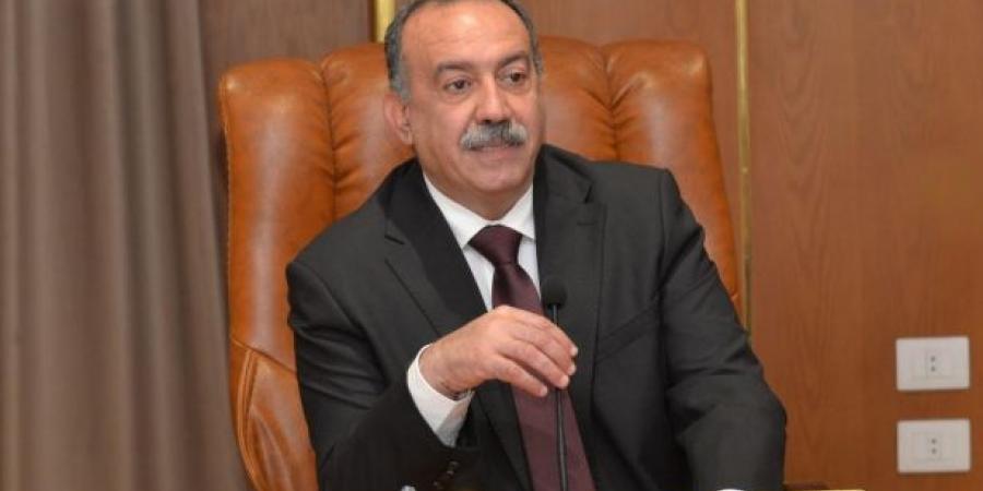 سبل دعم التعليم وتحسين أوضاع المعلمين