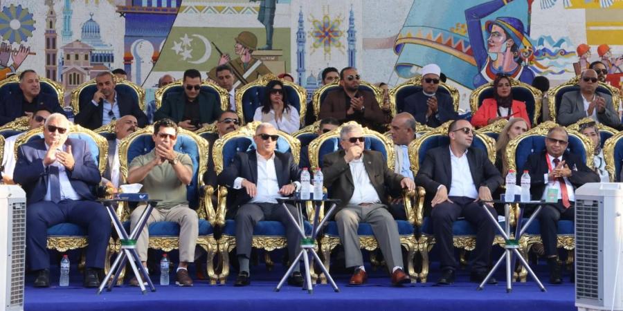 وزير الشباب ورئيس قناة السويس يشهدان مهرجان المانجو بالإسماعيلية