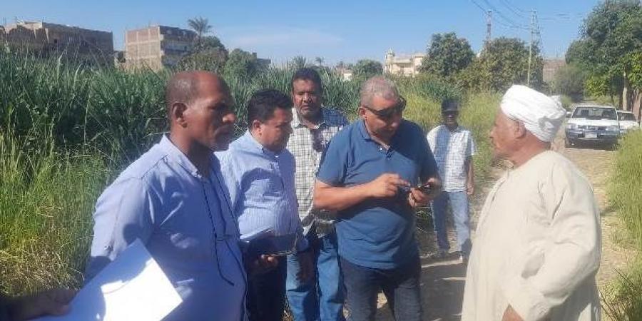 لجنة المعاينة بالطود جنوب الأقصر تعاين 25 ملفًا لتقنين أرض دولة