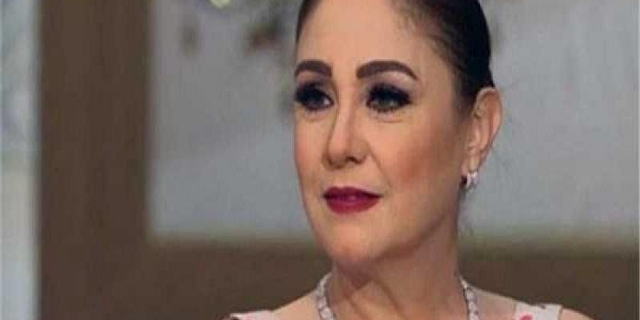 " اتكسرت 7 قطع" ..شيرين تكشف تفاصيل إصابتها في الركبة
