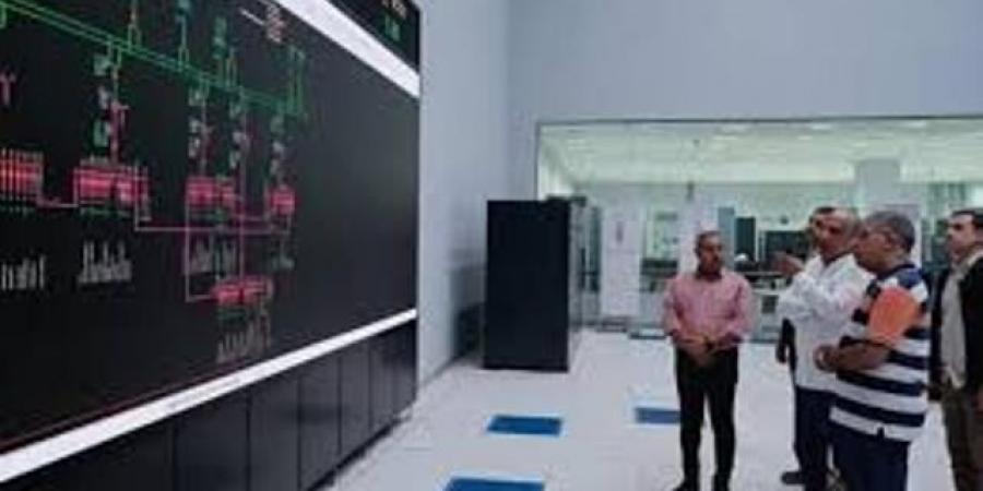 وزير الكهرباء يتابع استقرار الشبكات من مركز التحكم القومي