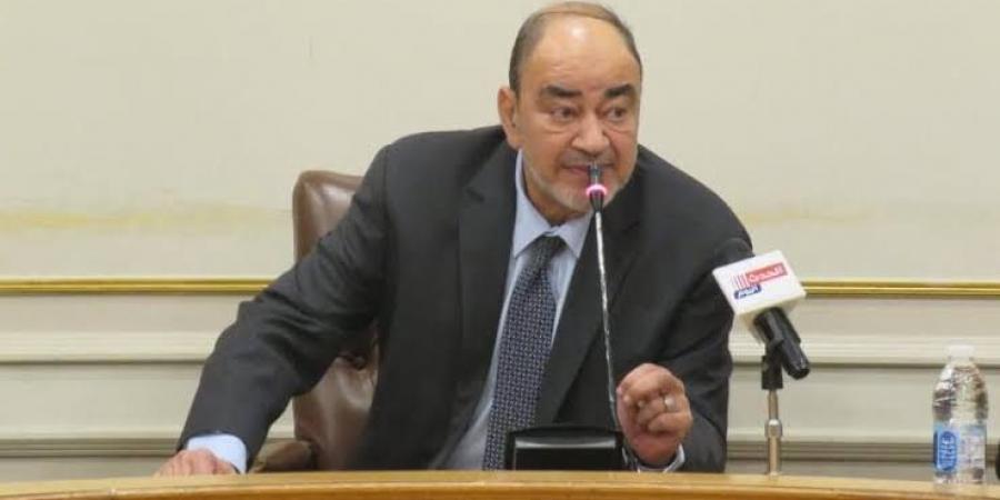 شعبة المستلزمات الطبية تبحث أزمة مديونية هيئة الشراء الموحد