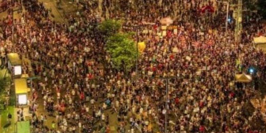 اندلاع مظاهرات ضد حكومة نتنياهو وسط تل أبيب وإغلاق عدة شوارع