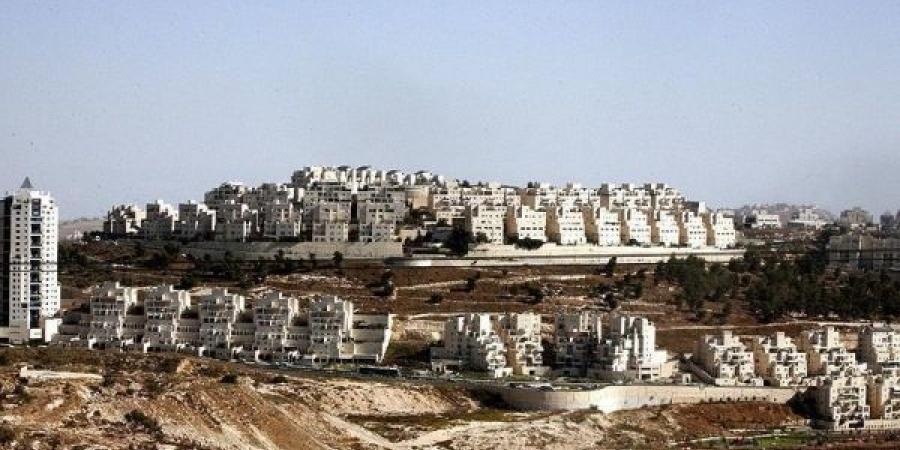 إسرائيل تبدأ بشق شارع استيطاني جديد شمال شرق القدس