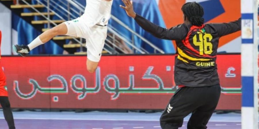 الأخضر الناشئ لكرة اليد بين أفضل 16 منتخبًا في العالم.. والعبيدي يتصدر هدافي العالم