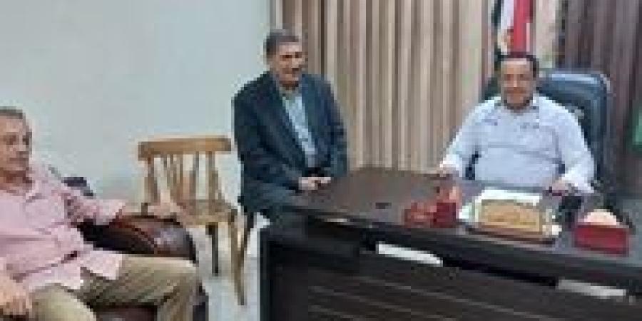 رئيس مركز كفر صقر يستقبل مدير الإدارة التعليمية الجديد