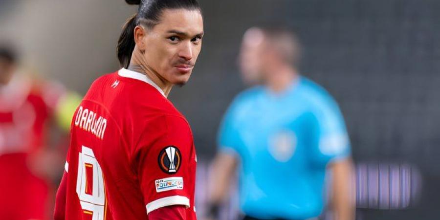 ليفربول يعلن رحيل نونيز إلى الهلال السعودي رسميًا