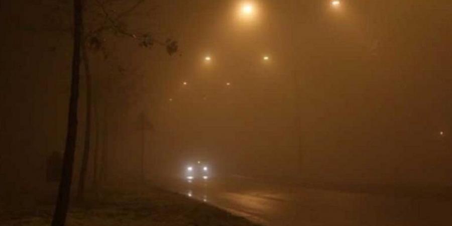 الليلة: سماء قليلة السحب على كامل البلاد مع ظهور ضباب محلي