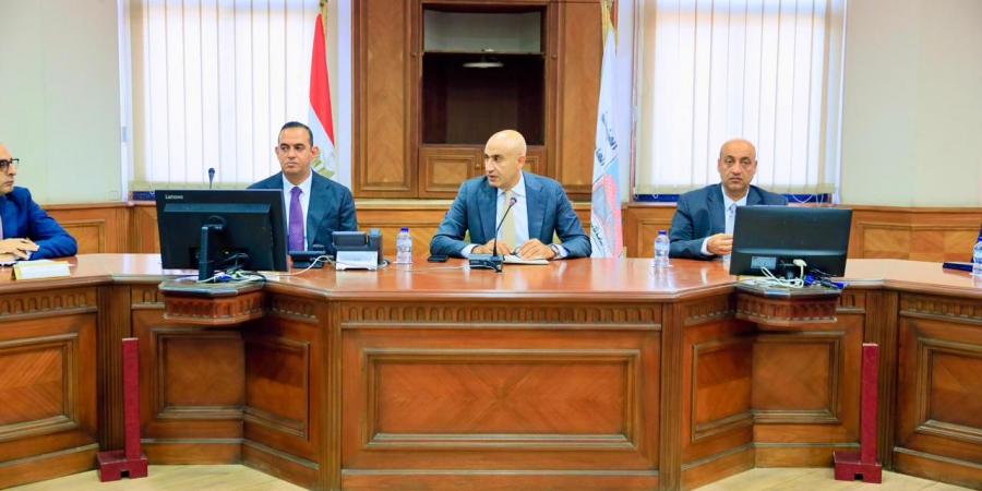 وزير التربية والتعليم يهنئ القيادات التعليمية الجديدة