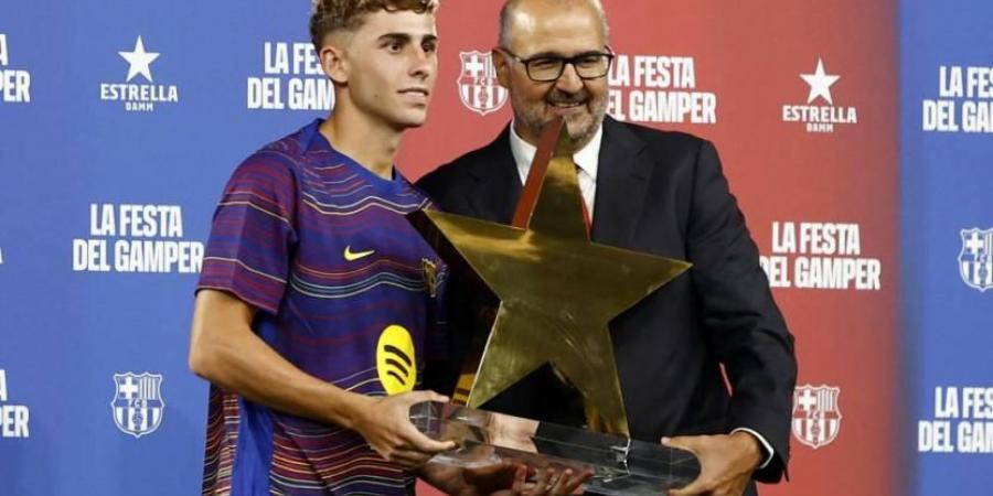 أفضل لاعب في خوان غامبر يؤكد بقاءه ببرشلونة