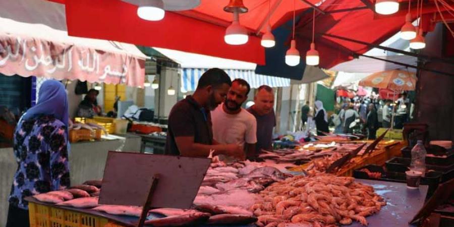 في نهج الصباغين.. سوق سمك «للزوّالي» وتغوّل للسوق الموازية!