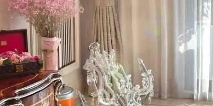 بسبب «لابوبو» .. طفل يحطم سقفاً وثريا بـ 56 ألف دولار