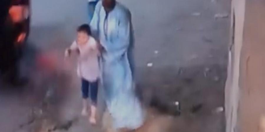 الداخلية تكشف تفاصيل تعدى شخص على طفلة بالضرب ومحاولة سرقة قرطها