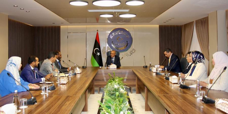 اللافي يبحث مع فريق الحوار والمصالحة آليات إنهاء الأزمة الليبية