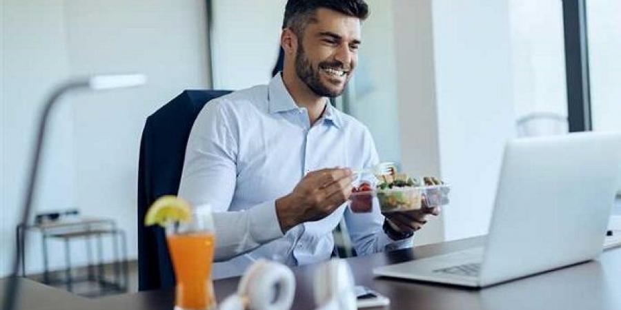 وصفات سريعة وصحية لوجبات العمل اليومية
