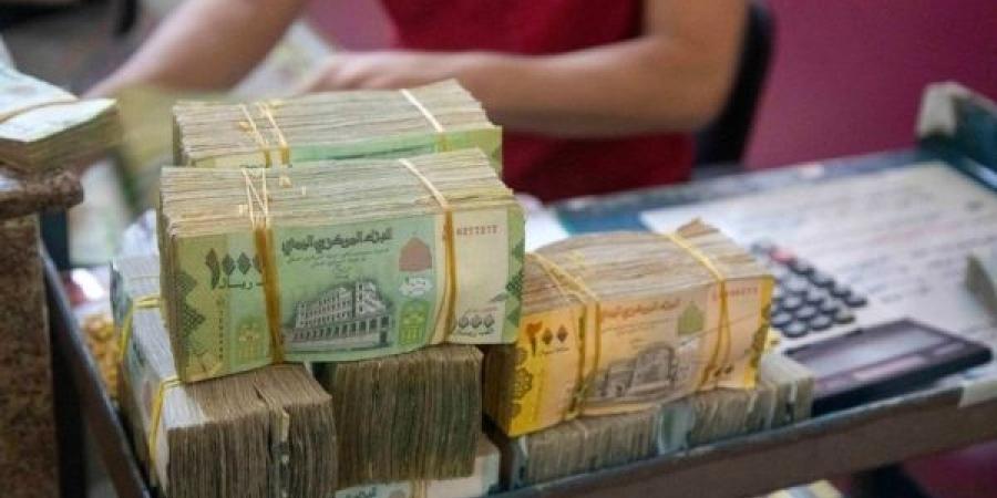 مجلس الوزراء يصدر قرارا بحظر استخدام العملات الأجنبية بديلاً عن العملة الوطنية