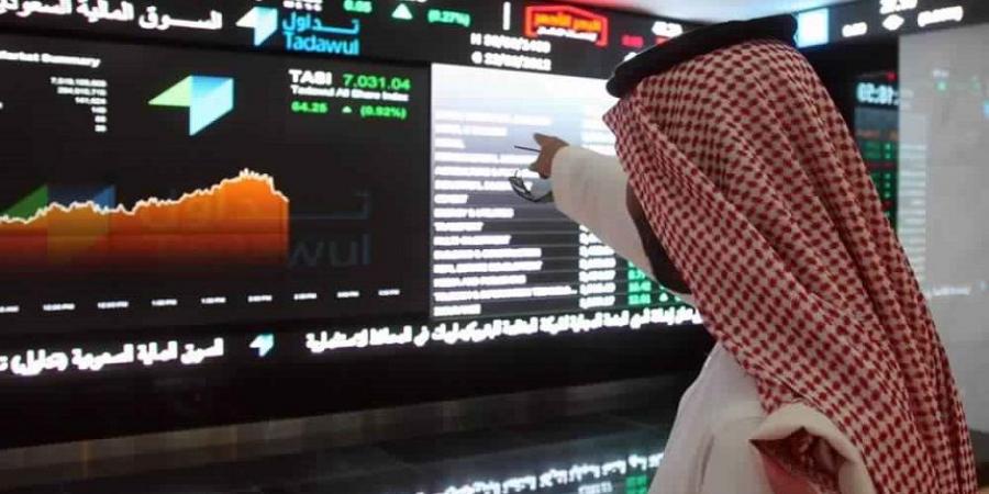 البنوك والنفط يضغطان على المؤشر السعودي وسط عمليات جني أرباح