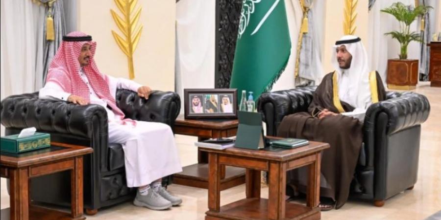 محافظ الطائف يلتقي رئيس جمعية آفاق لعلوم الفلك
