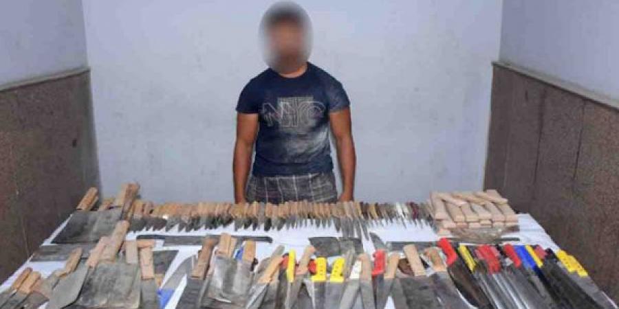 ضبط شخص يدير ورشة لتصنيع الأسلحة البيضاء بالجيزة
