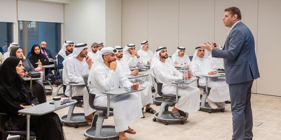 كلية محمد بن راشد تطور نموذجاً تعليمياً مرناً ومبتكراً