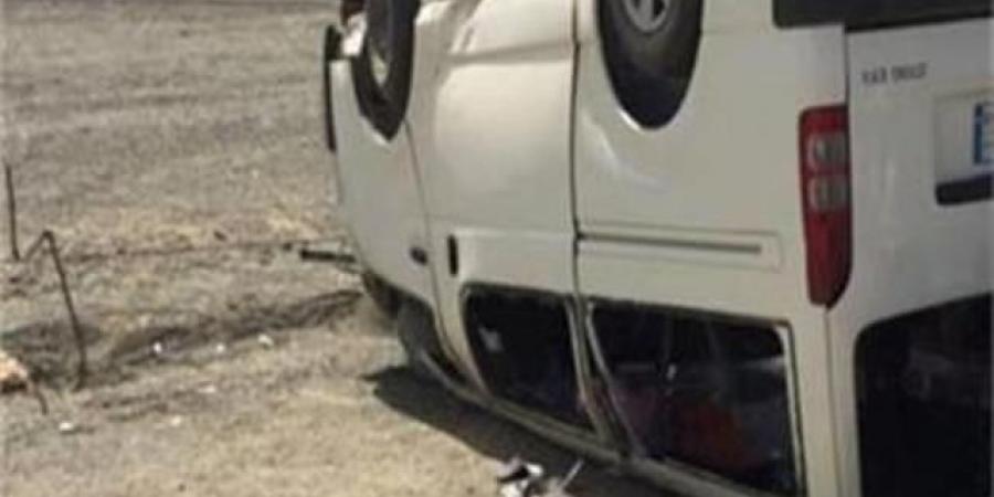 إصابة 10 فى انقلاب ميكروباص بالطريق الإقليمى بالشرقية