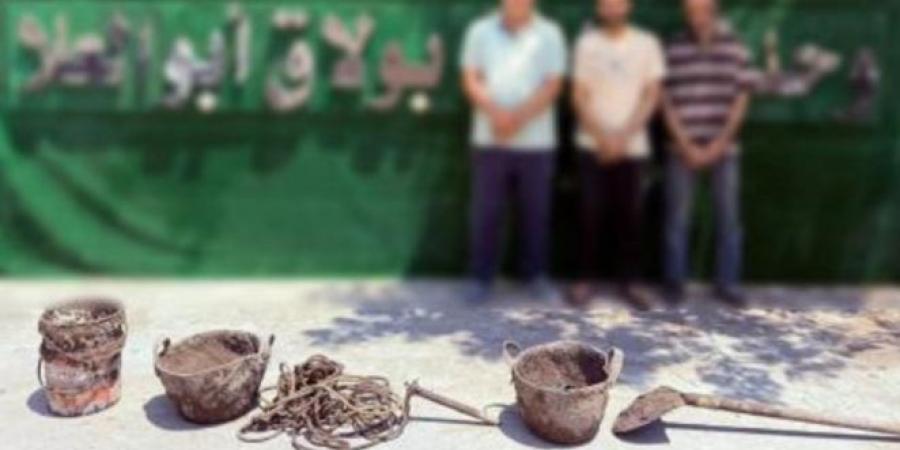 البحث عن كنز القدماء.. ضبط 3 أشخاص ينقبون عن الأثار في القاهرة