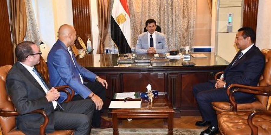 وزير الشباب والرياضة يستقبل محمد سلامة القائم بأعمال رئيس الاتحاد