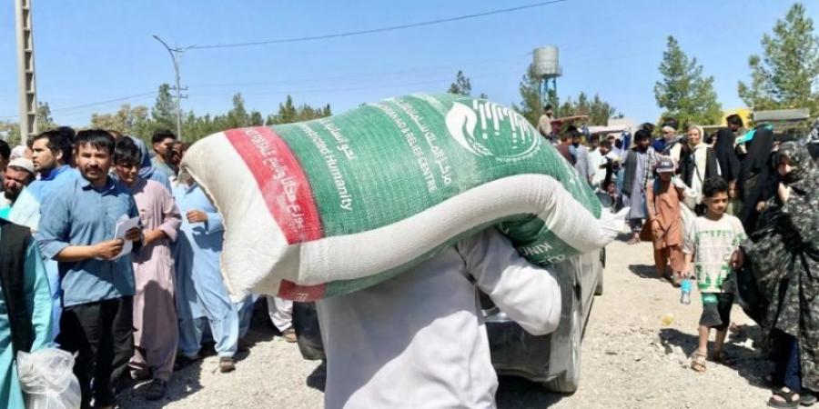 مركز الملك سلمان يوزّع 450 سلة غذائية في ولاية هرات بأفغانستان