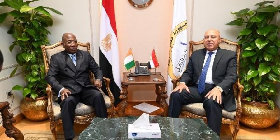 الوزير يبحث مع وزير الخارجية بكوت ديفوار التعاون في الصناعة والنقل
