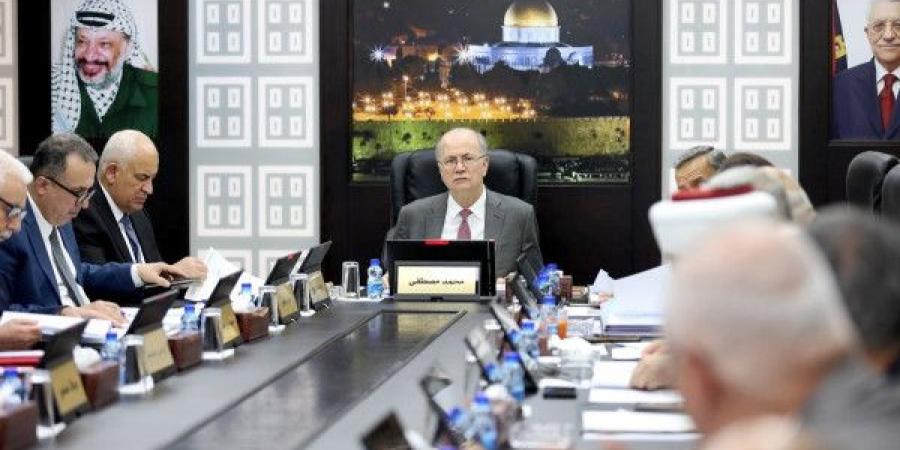 مجلس الوزراء الفلسطيني يطالب بتصعيد الضغط الدولي لوقف الإبادة والمجاعة بغزة
