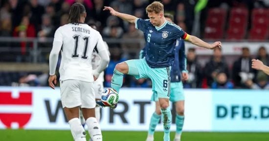 اليونان ضد ألمانيا في دوري الأمم الأوروبية
