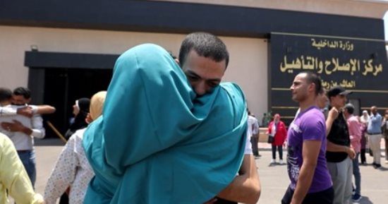 وزارة الداخلية تقبض على صحفيين